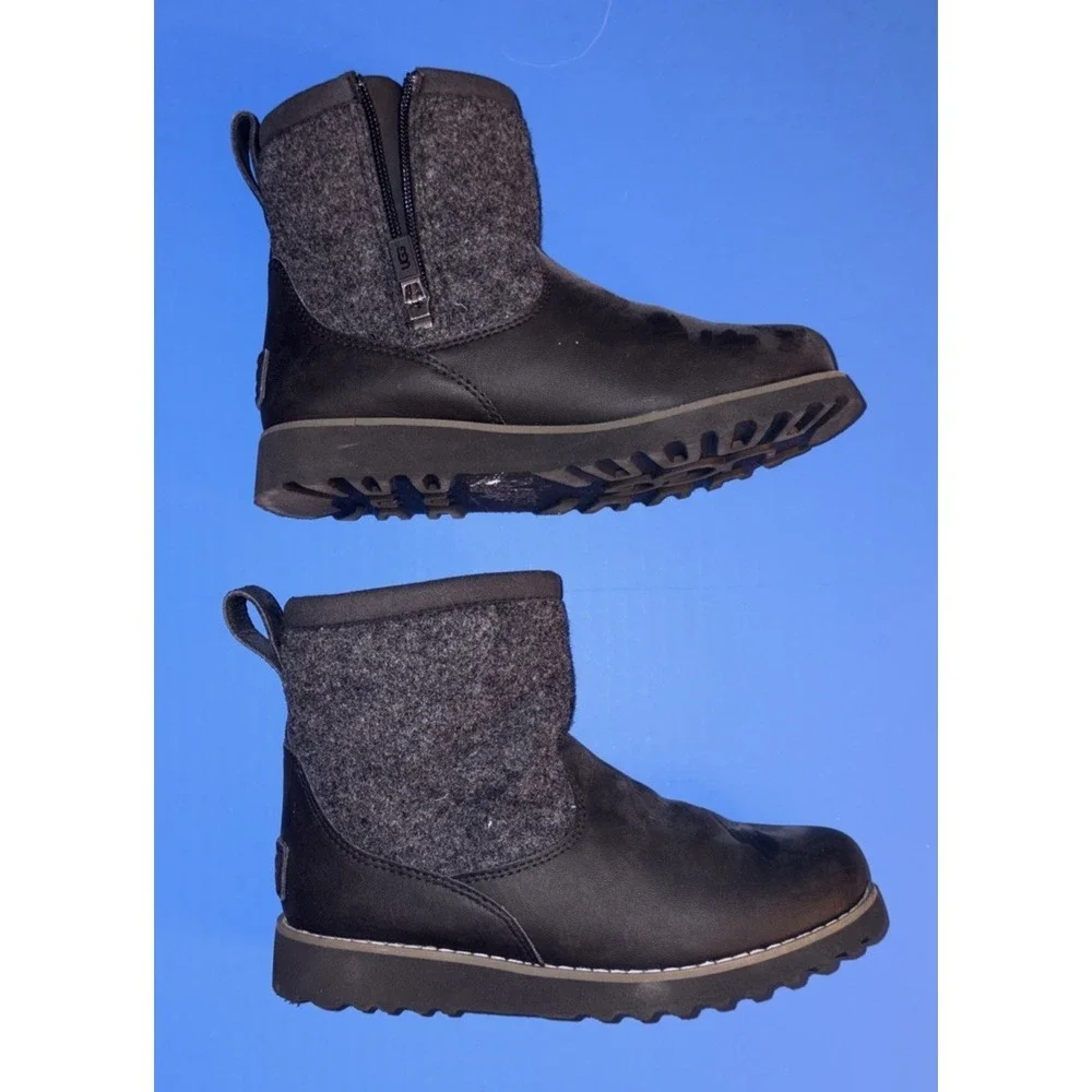 Ugg Australia Women's Size 6 Black Waterproof Boots